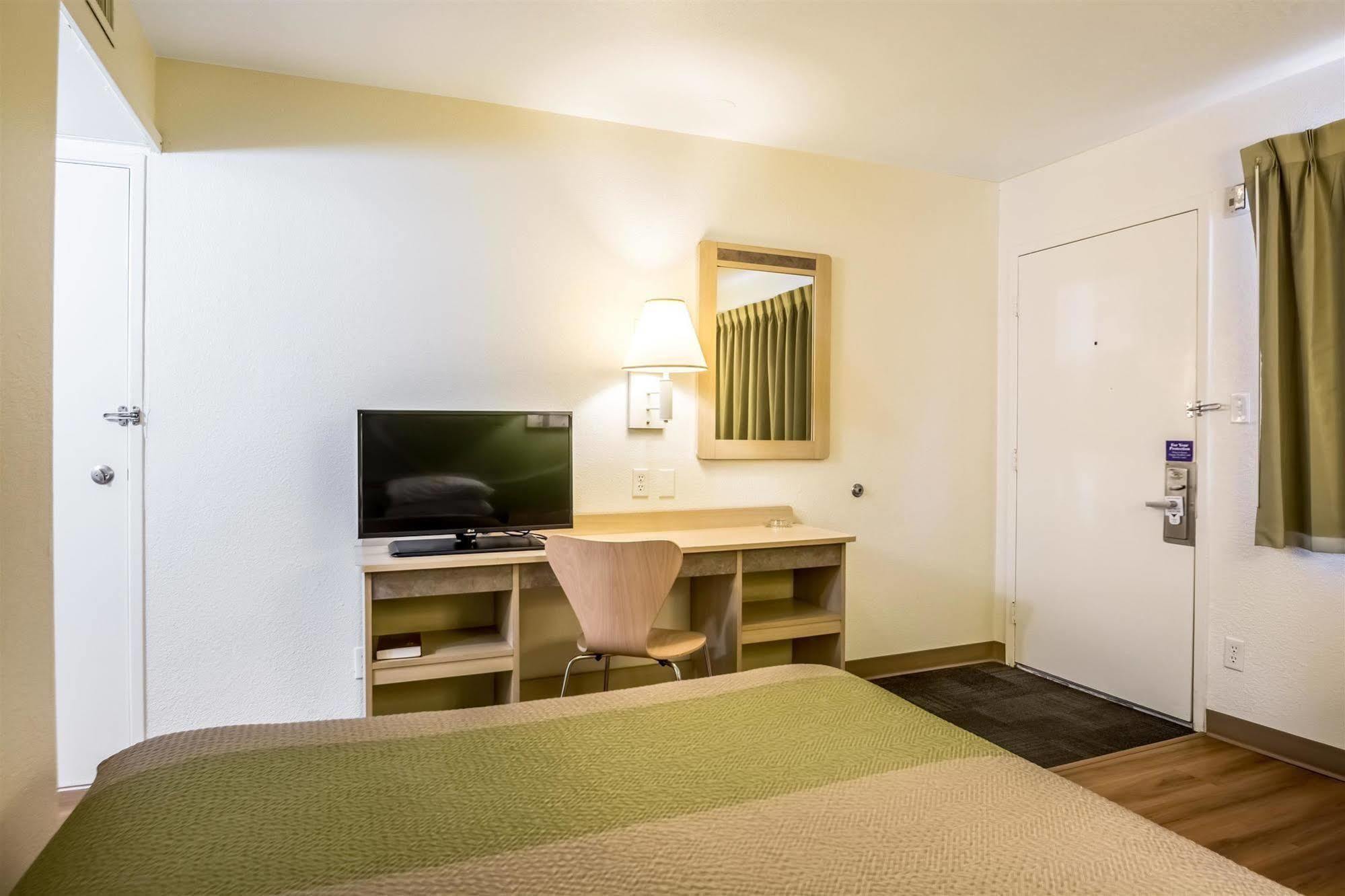 Motel 6-Pueblo, Co - I-25 Екстер'єр фото