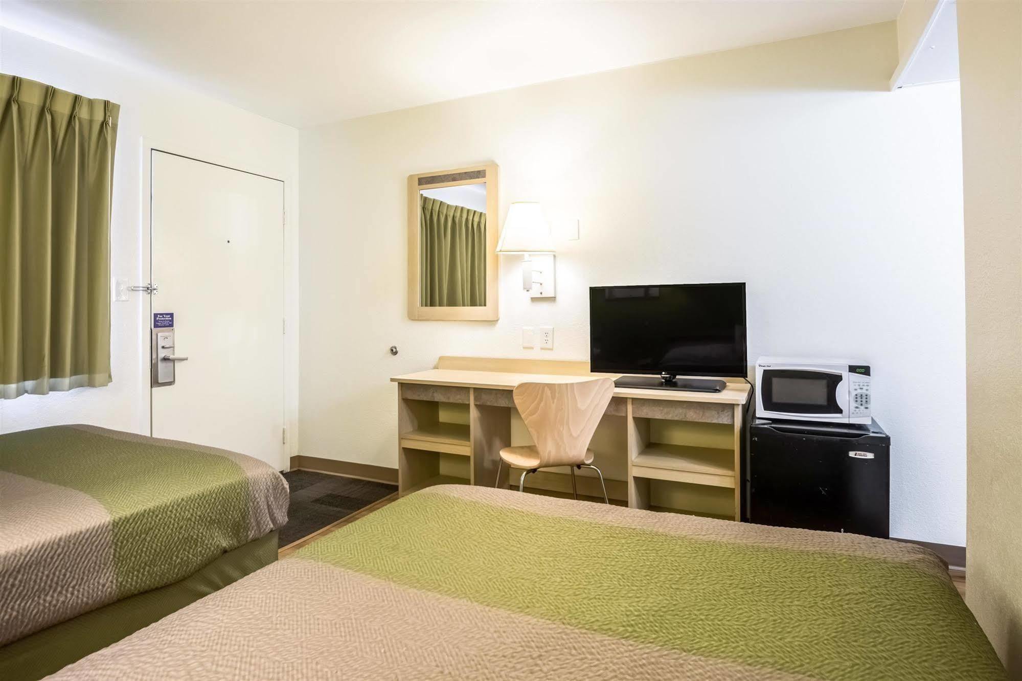 Motel 6-Pueblo, Co - I-25 Екстер'єр фото