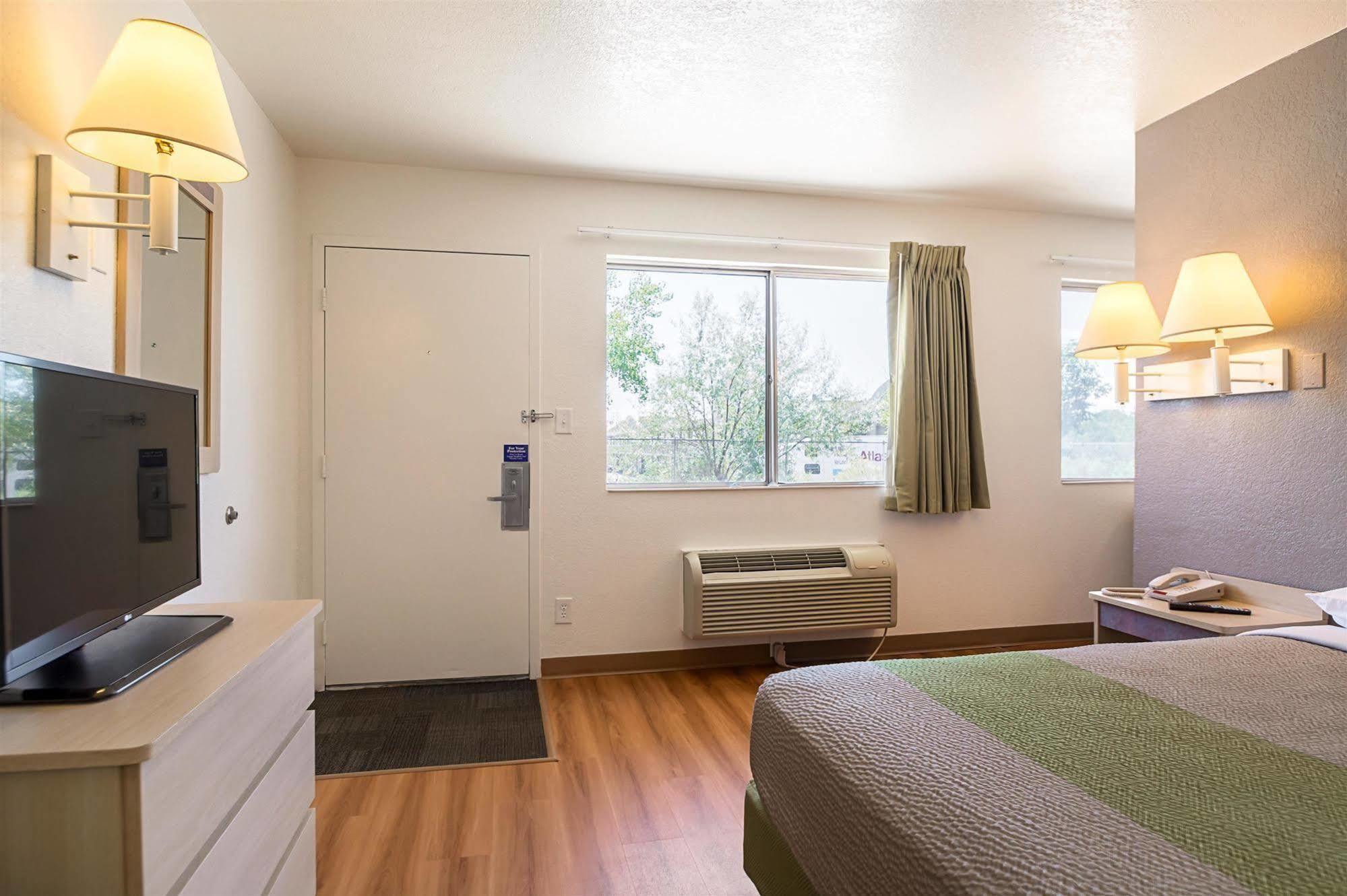 Motel 6-Pueblo, Co - I-25 Екстер'єр фото