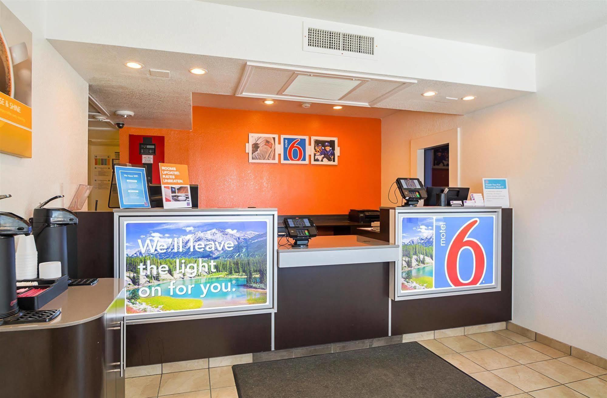 Motel 6-Pueblo, Co - I-25 Екстер'єр фото